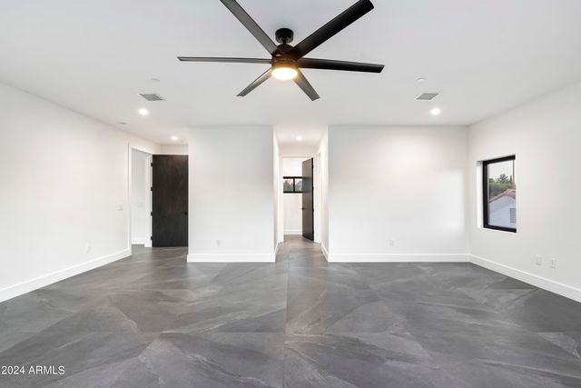 8037 N 7th Avenue, Phoenix, AZ 85021