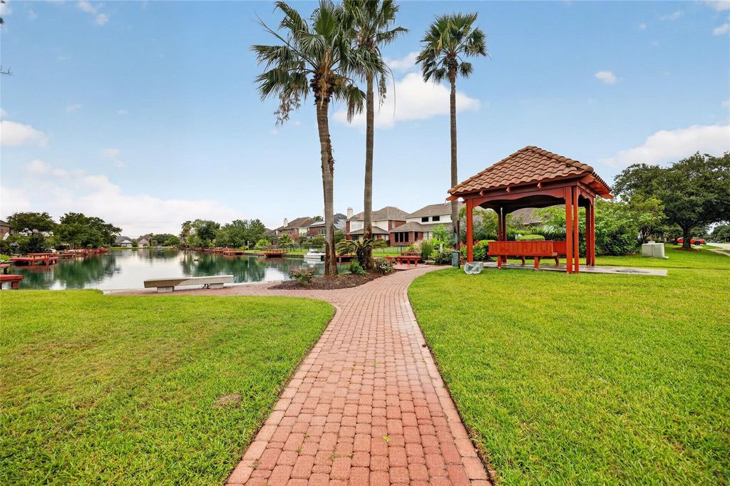 9910 Ripple Lake Drive, Houston, TX 77065