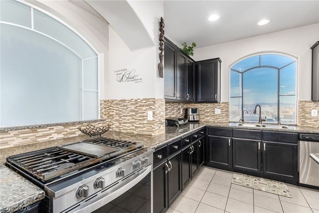 10176 Cascadia Creek Street, Las Vegas, NV 89141
