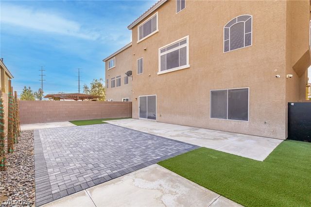 10176 Cascadia Creek Street, Las Vegas, NV 89141
