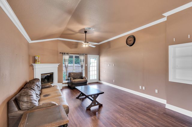 1006 Darren Drive, Burleson, TX 76028