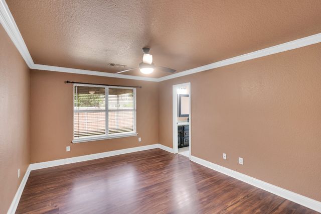 1006 Darren Drive, Burleson, TX 76028
