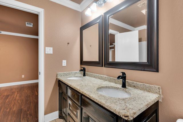1006 Darren Drive, Burleson, TX 76028