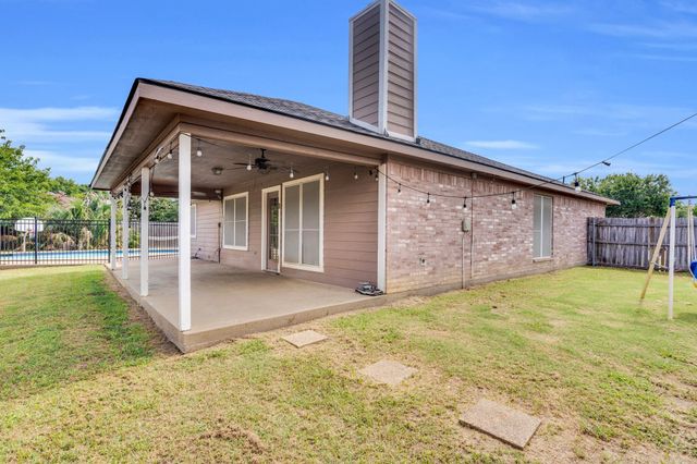 1006 Darren Drive, Burleson, TX 76028