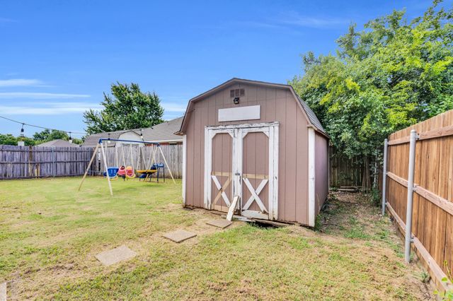 1006 Darren Drive, Burleson, TX 76028