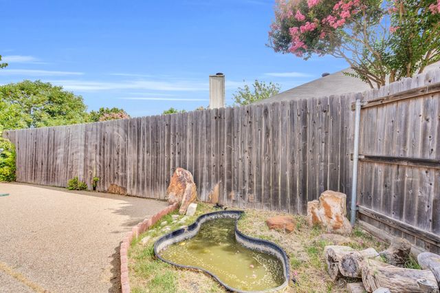 1006 Darren Drive, Burleson, TX 76028