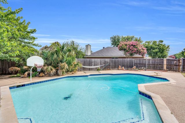 1006 Darren Drive, Burleson, TX 76028