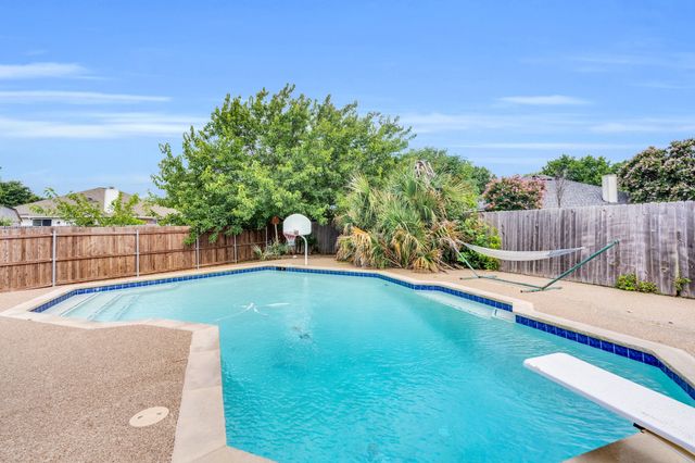 1006 Darren Drive, Burleson, TX 76028
