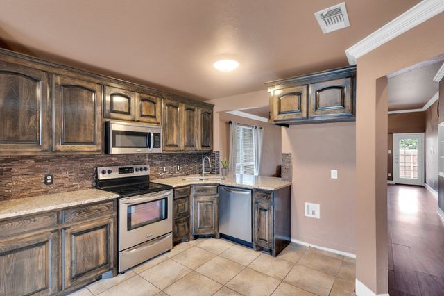 1006 Darren Drive, Burleson, TX 76028