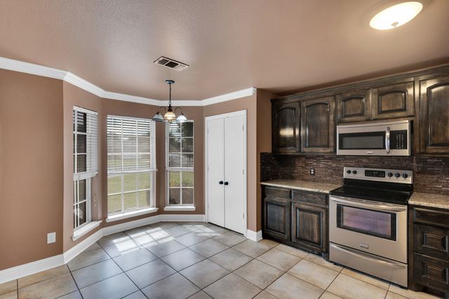 1006 Darren Drive, Burleson, TX 76028