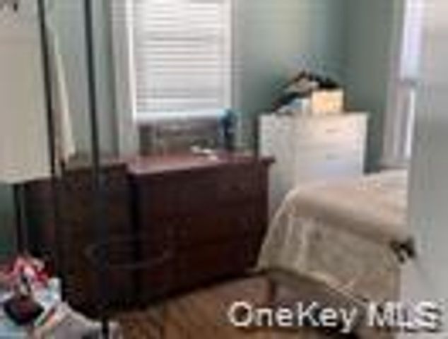 77 Illinois Avenue Main, Long Beach, NY 11561
