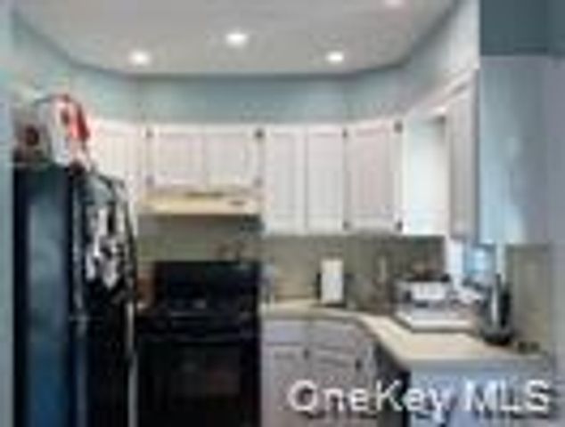 77 Illinois Avenue Main, Long Beach, NY 11561