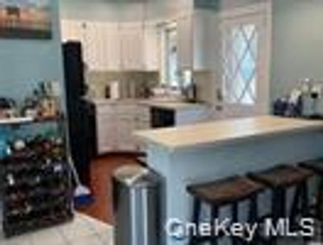 77 Illinois Avenue Main, Long Beach, NY 11561
