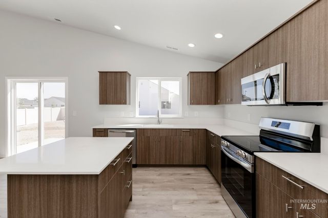 214 Marble Ave, Caldwell, ID 83605