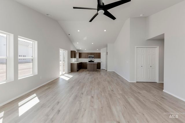 214 Marble Ave, Caldwell, ID 83605