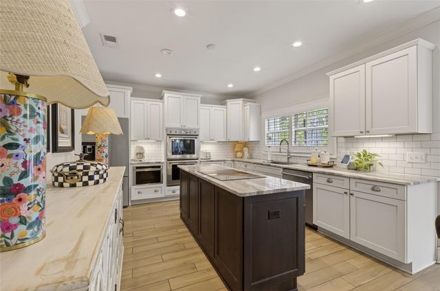 2014 DOWN WOODS LANE, Windermere, FL 34786