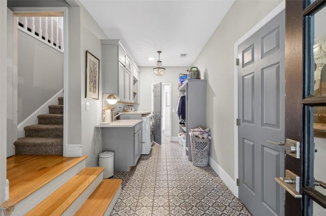 2014 DOWN WOODS LANE, Windermere, FL 34786