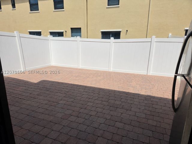 9229 W 33rd Way, Hialeah, FL 33018