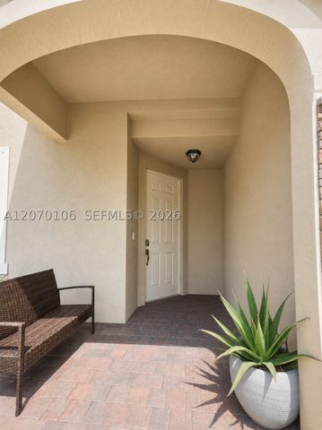 9229 W 33rd Way, Hialeah, FL 33018
