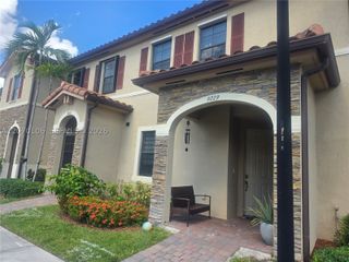 9229 W 33rd Way, Hialeah, FL 33018