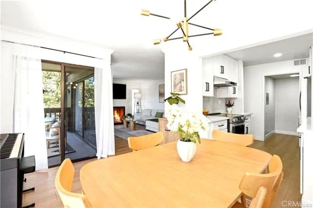 3362 La Mesa 5, San Carlos, CA 94070