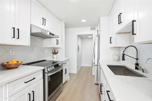 3362 La Mesa 5, San Carlos, CA 94070