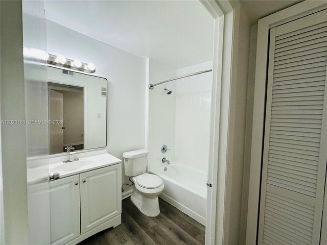 15340 SW 106th Ter 819, Miami, FL 33196