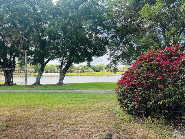 15340 SW 106th Ter 819, Miami, FL 33196