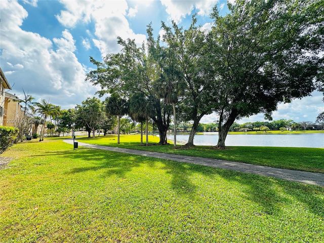 15340 SW 106th Ter 819, Miami, FL 33196