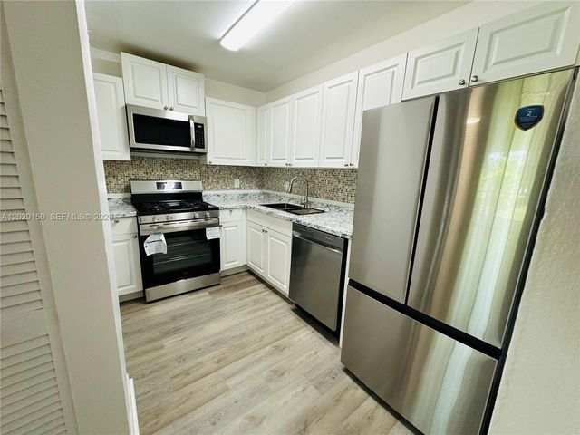 15340 SW 106th Ter 819, Miami, FL 33196