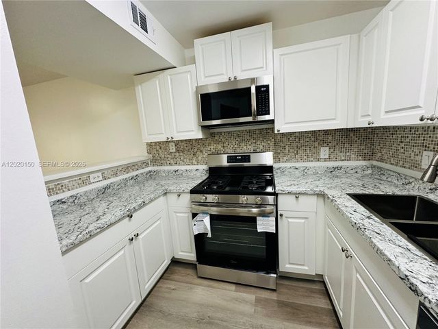 15340 SW 106th Ter 819, Miami, FL 33196