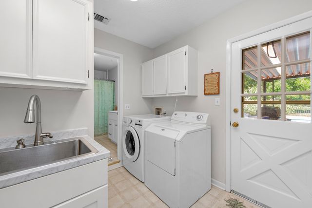 645 NE Country Club Avenue, Fort Walton Beach, FL 32547