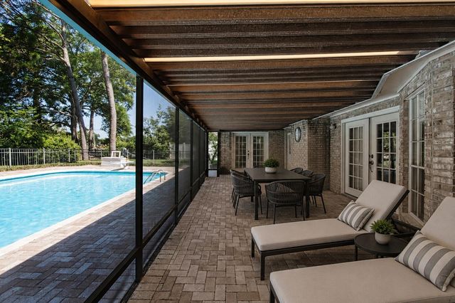 645 NE Country Club Avenue, Fort Walton Beach, FL 32547
