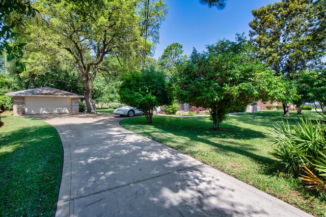 645 NE Country Club Avenue, Fort Walton Beach, FL 32547
