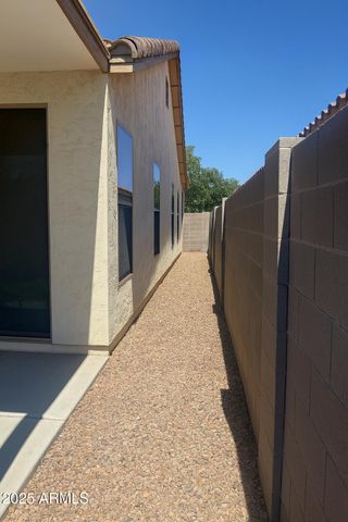 3075 W DANCER Lane, San Tan Valley, AZ 85144
