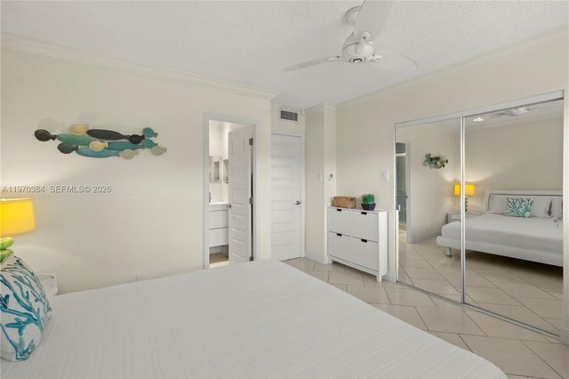 5121 W Oakland Park Boulevard 304, Lauderdale Lakes, FL 33313