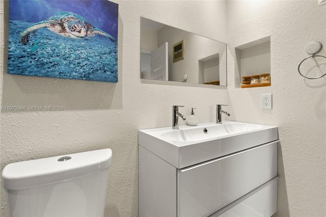5121 W Oakland Park Boulevard 304, Lauderdale Lakes, FL 33313