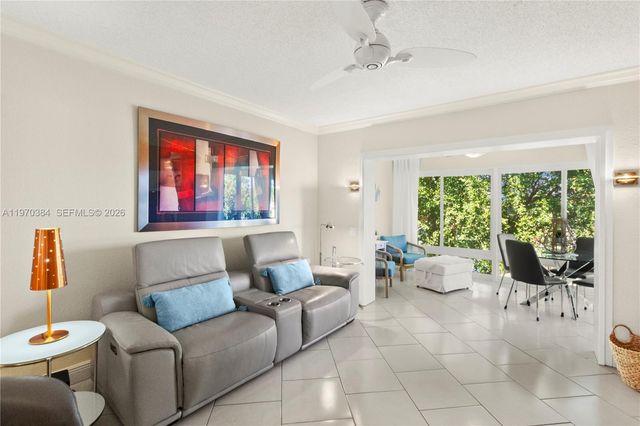 5121 W Oakland Park Boulevard 304, Lauderdale Lakes, FL 33313