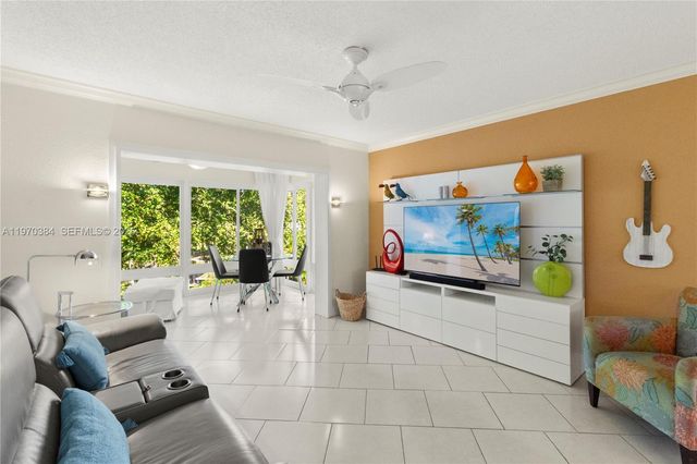 5121 W Oakland Park Boulevard 304, Lauderdale Lakes, FL 33313