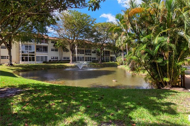 5121 W Oakland Park Boulevard 304, Lauderdale Lakes, FL 33313