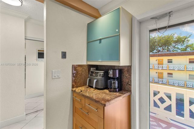 5121 W Oakland Park Boulevard 304, Lauderdale Lakes, FL 33313