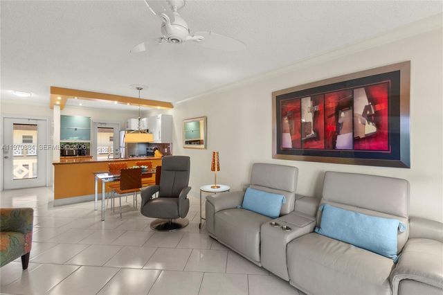 5121 W Oakland Park Boulevard 304, Lauderdale Lakes, FL 33313