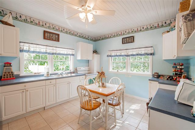 37439 MERIDIAN AVENUE, Dade City, FL 33525