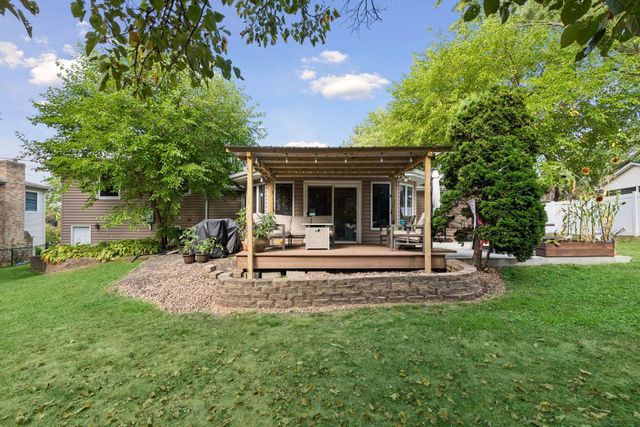2230 Decatur Avenue N, Golden Valley, MN 55427