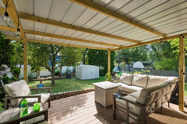 2230 Decatur Avenue N, Golden Valley, MN 55427
