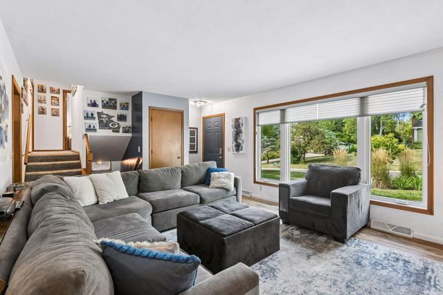 2230 Decatur Avenue N, Golden Valley, MN 55427