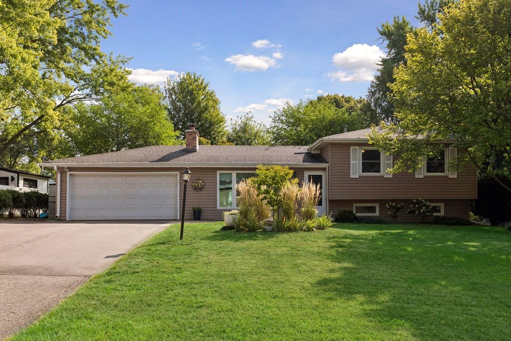 2230 Decatur Avenue N, Golden Valley, MN 55427 — exterior