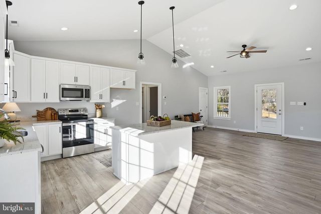 475 FREDERICKS HALL RD, Bumpass, VA 23024