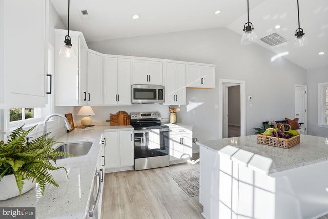 475 FREDERICKS HALL RD, Bumpass, VA 23024