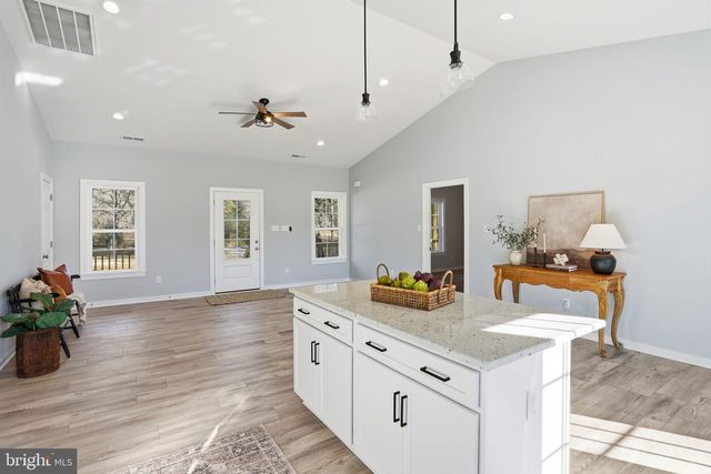 475 FREDERICKS HALL RD, Bumpass, VA 23024